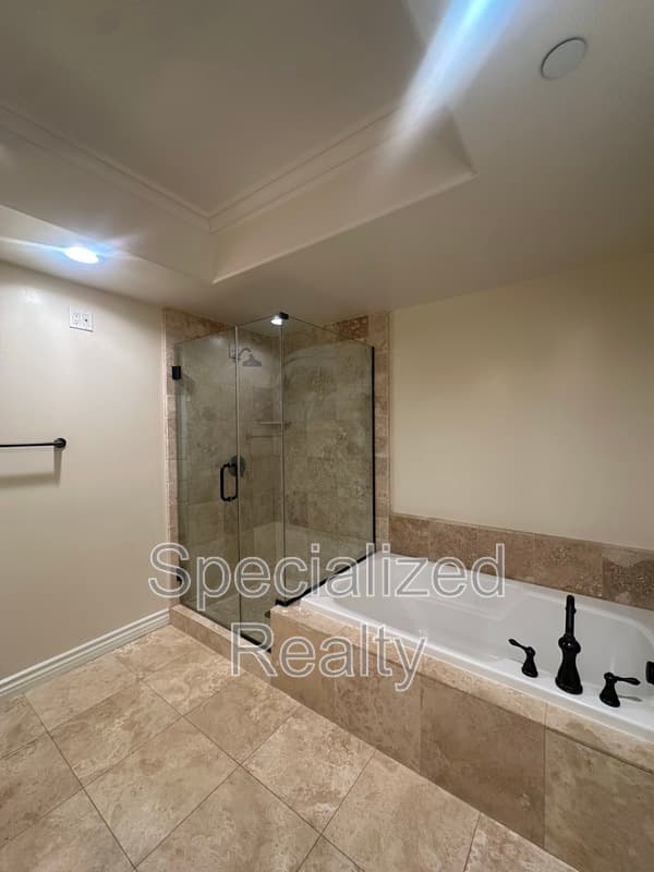 North Hollywood Condo: 10921 Whipple Street