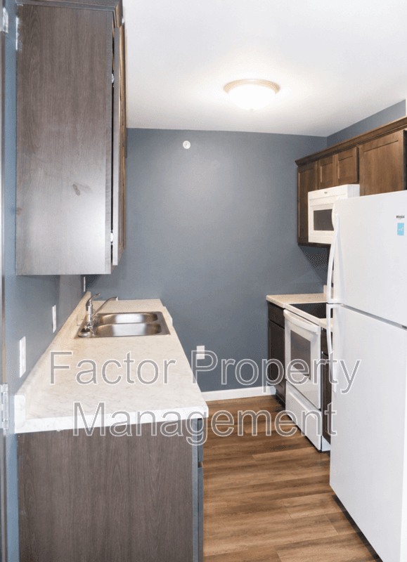 Belle Plaine Condo: 561 Elk Street South
