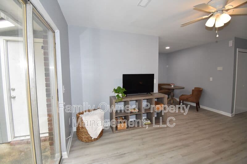 Summerville House: 113 Susan Drive
