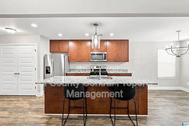 Bessemer House: 3870 Barton Lane