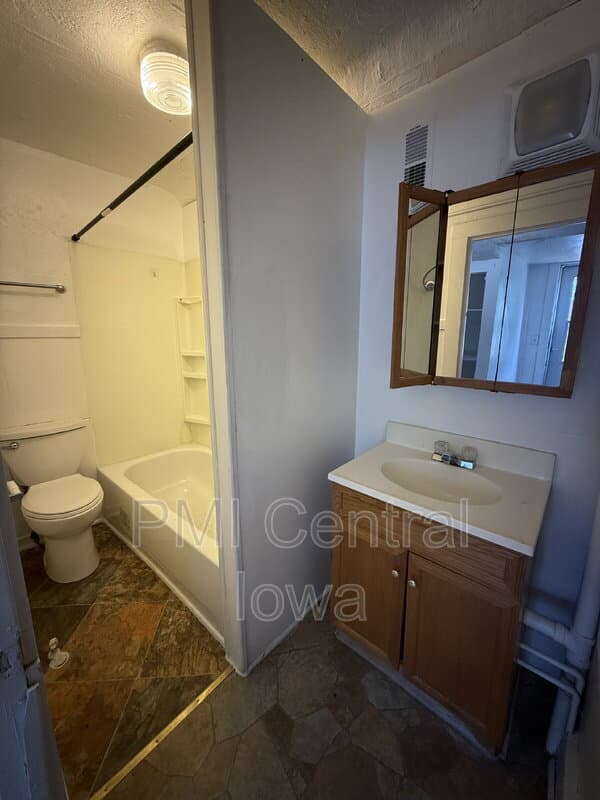 Des Moines Condo: 1706 E Walnut St