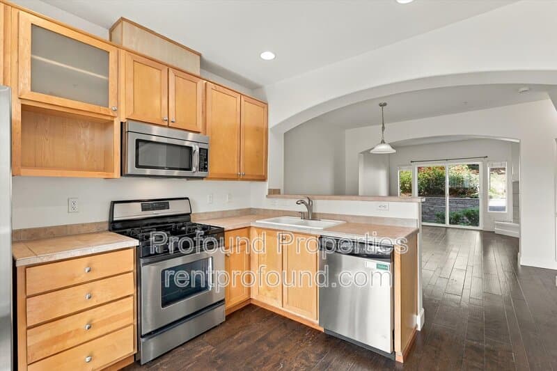 Beaverton Condo: 8630 SW 147th Terrace - 103