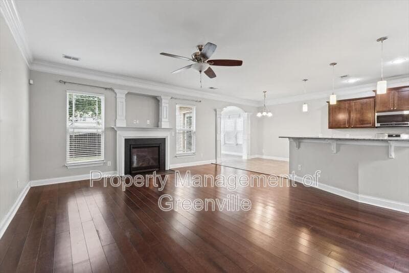 Simpsonville House: 10 Windsor Creek Ct