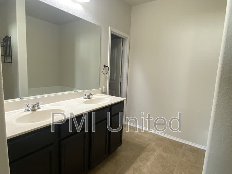 Aubrey House: 9145 Blackstone Dr