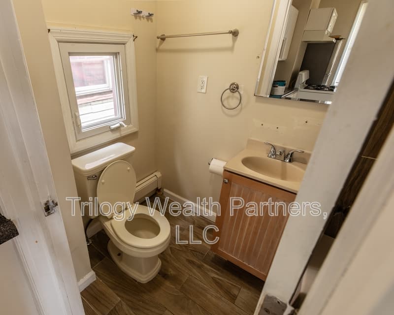 Orange Condo: 154 Taylor St. - 3