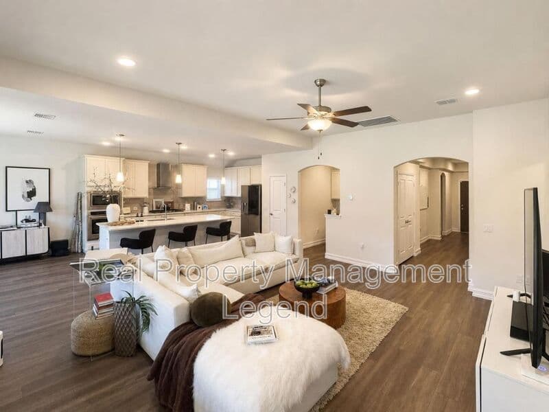 Aubrey House: 2812 Ranger Ln