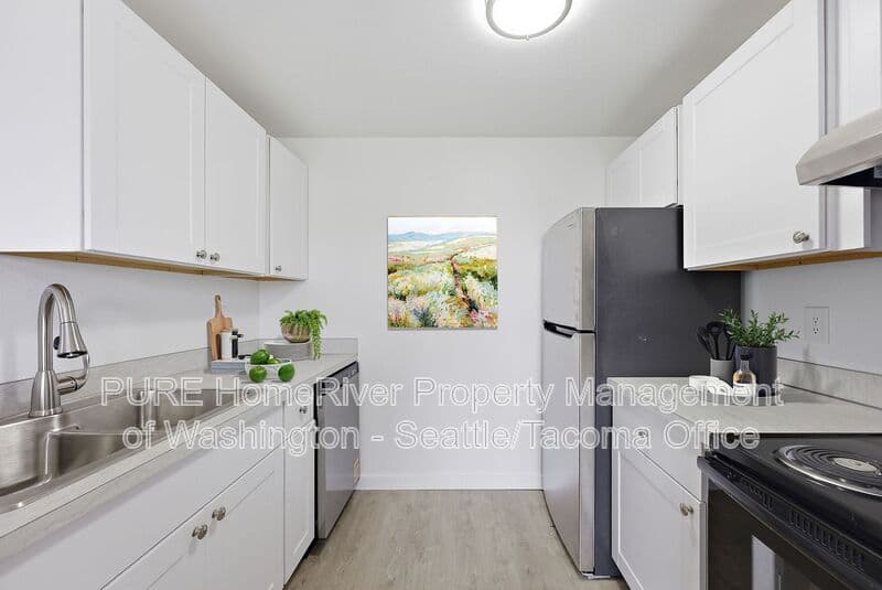 Tacoma House: 6601 S 8th St