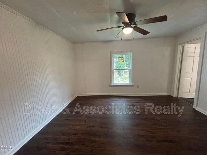 Bear Creek House: 87 Robert Thompson Rd