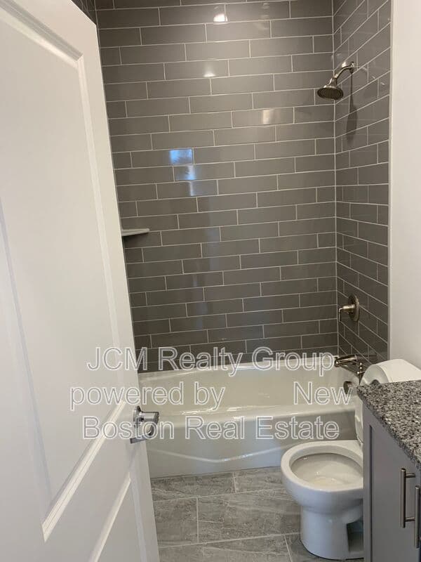 Lynn Condo: 64 Market Street