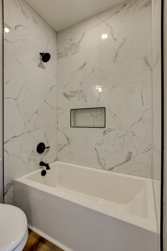 Guthrie House: 230 3rd Street