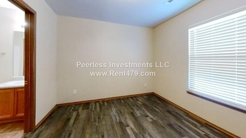 Springdale Condo: 1043-B Vale St