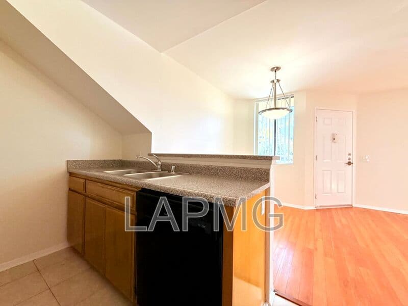 Studio City House: 4202 Tujunga Ave