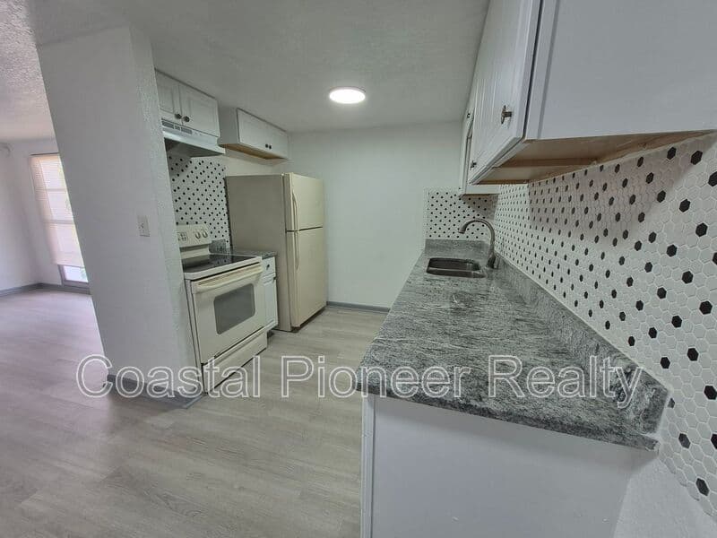 Tampa House: 3205 N 47th St