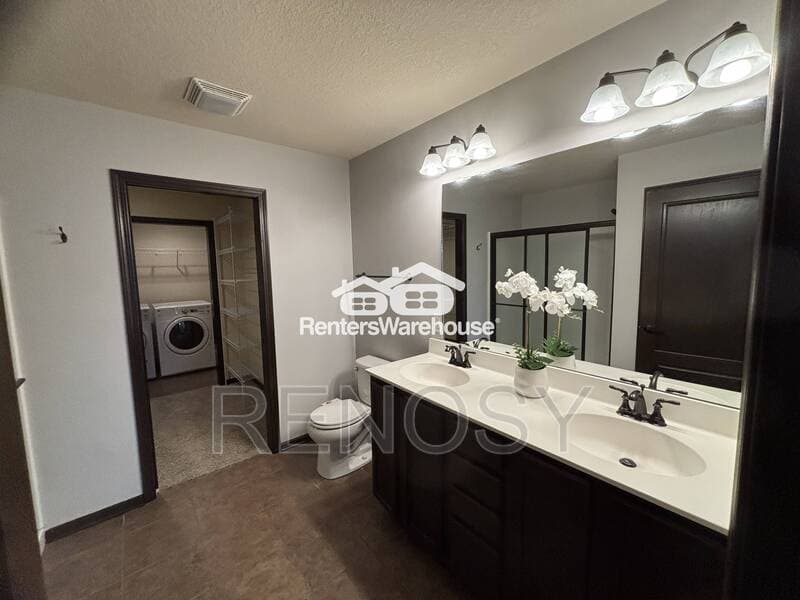 West Des Moines Townhome: 9175 Coneflower Dr