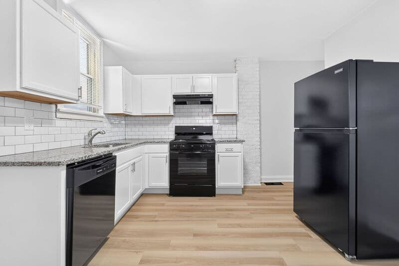 Columbus House: 2823 Sullivant Ave