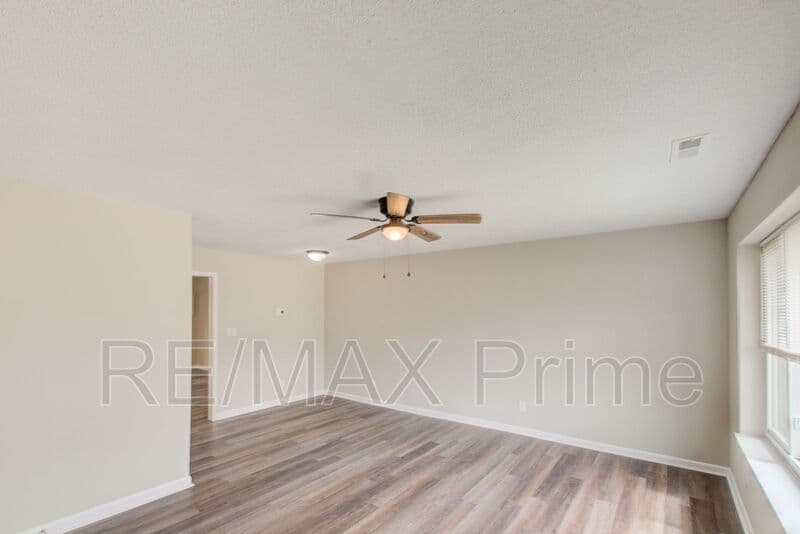 Virginia Beach House: 5375 Grand Lake Crescent