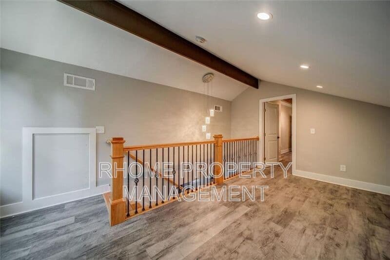 Atlanta House: 1058 White Oak Avenue