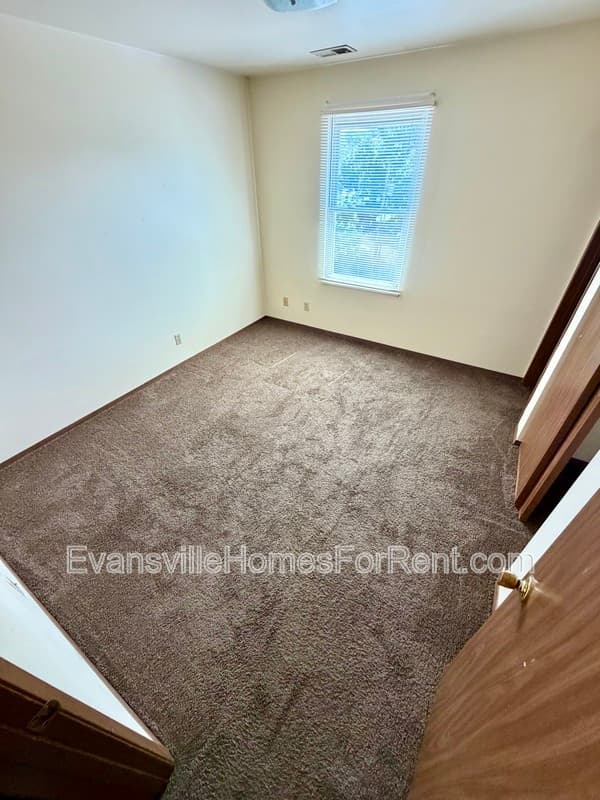 Evansville Condo: 437 South Bosse Avenue