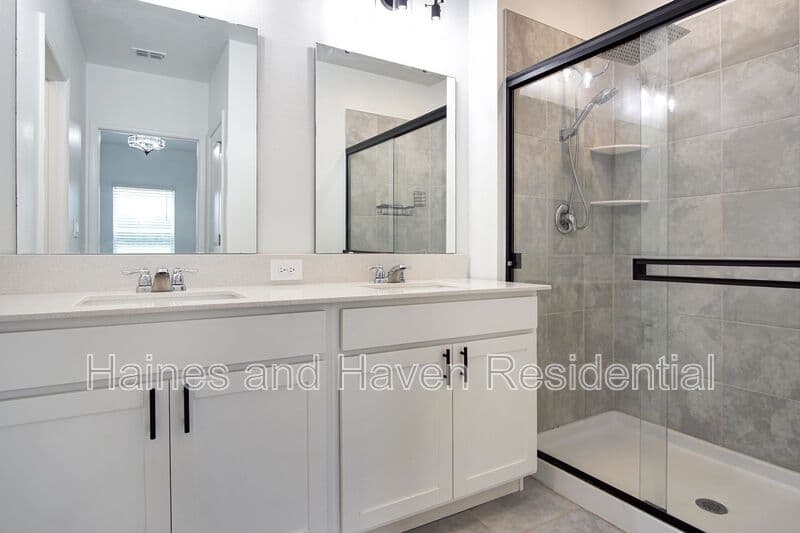 Winter Haven House: 1688 Teagan Ln