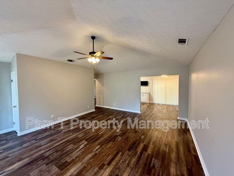 Savannah House: 110 Bobstay Ct