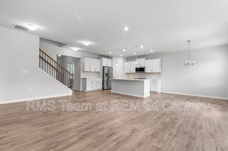 Auburn House: 1333 Maston Rd