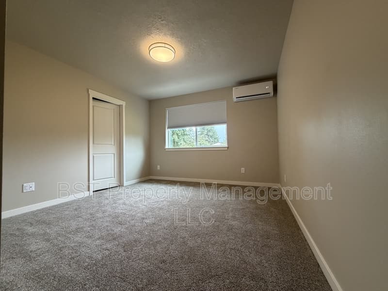 Keizer Townhome: 4035 Filbert St NE, Keizer, OR 97303