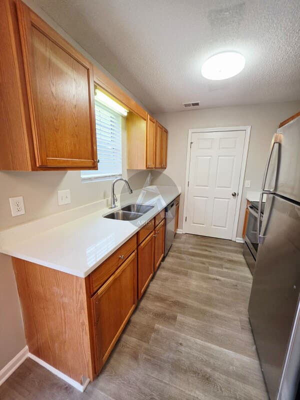 Cartersville House: 102 Westside Chase Southwest