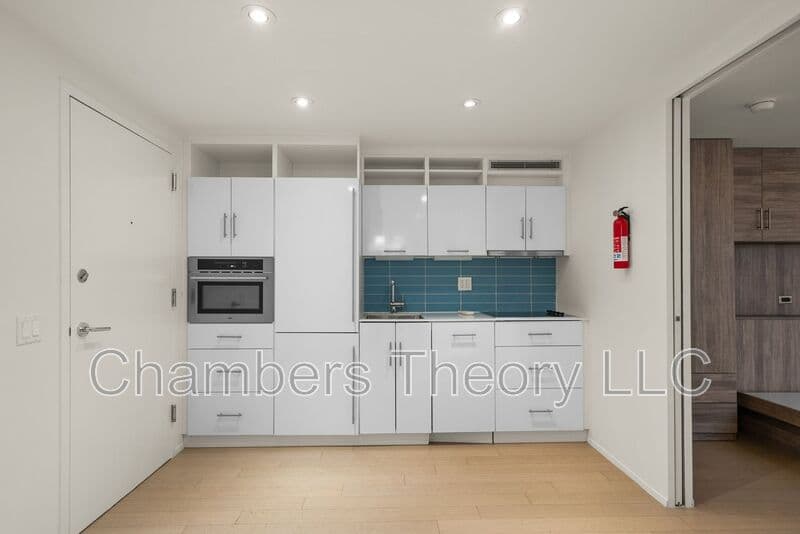 Washington Condo: 2422 17th St
