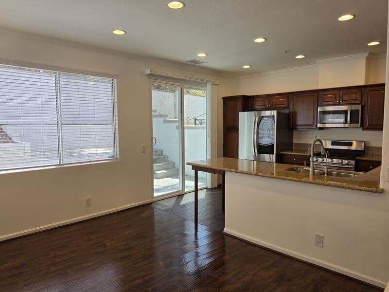 Rancho Santa Margarita House: 162 Seacountry Lane -
