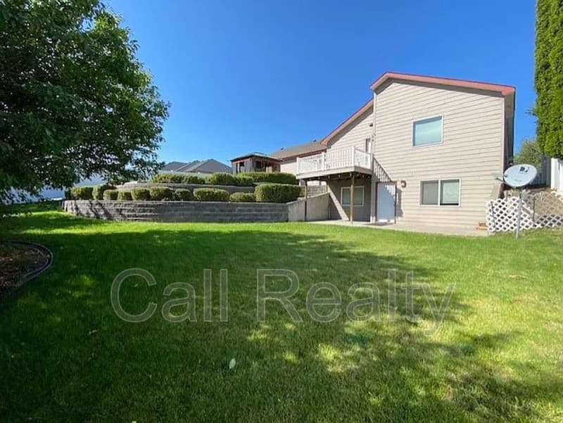 Spokane Valley House: 921 S Shelley Lake Ln