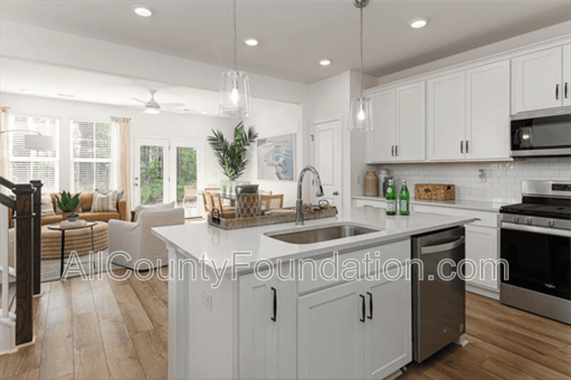 Moncks Corner House: 506 Trotters Lane
