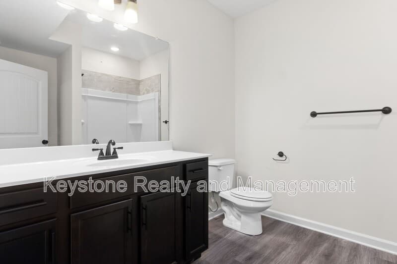 Clarksville Apartment: 229 E. Johnson Circle