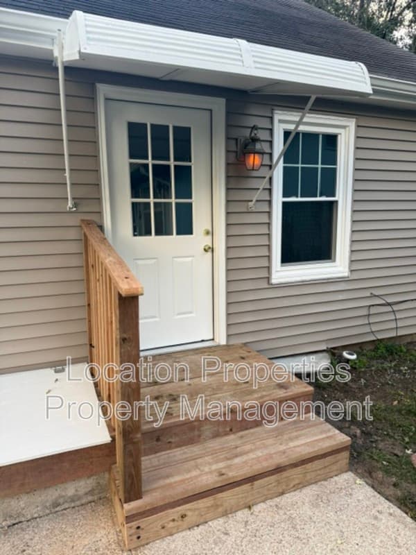 Lawrence House: 1338 Brook Street
