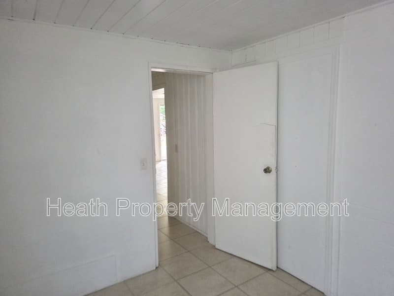 Largo House: 504 6th Ave NW