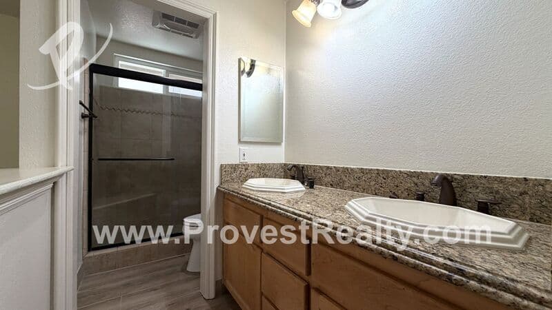 Victorville House: 13675 Ruby Circle