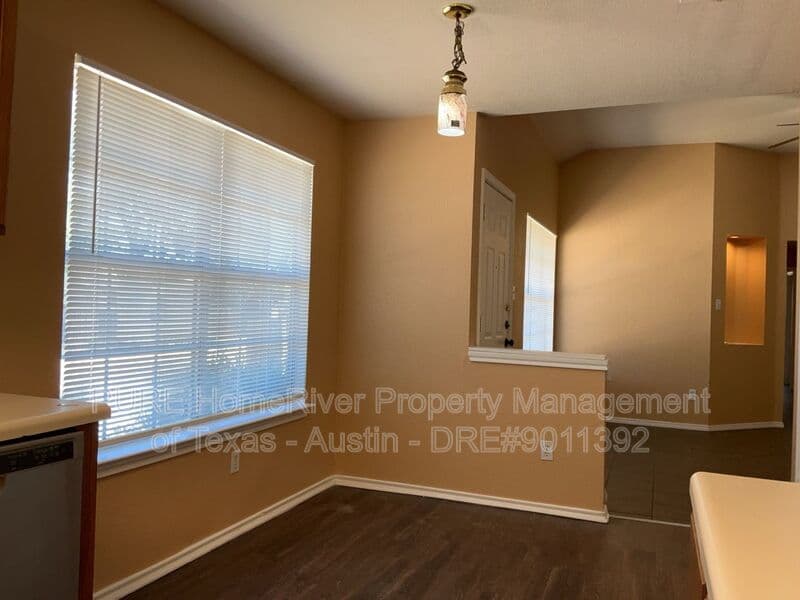 Round Rock Condo: 1001-A Christopher Ave