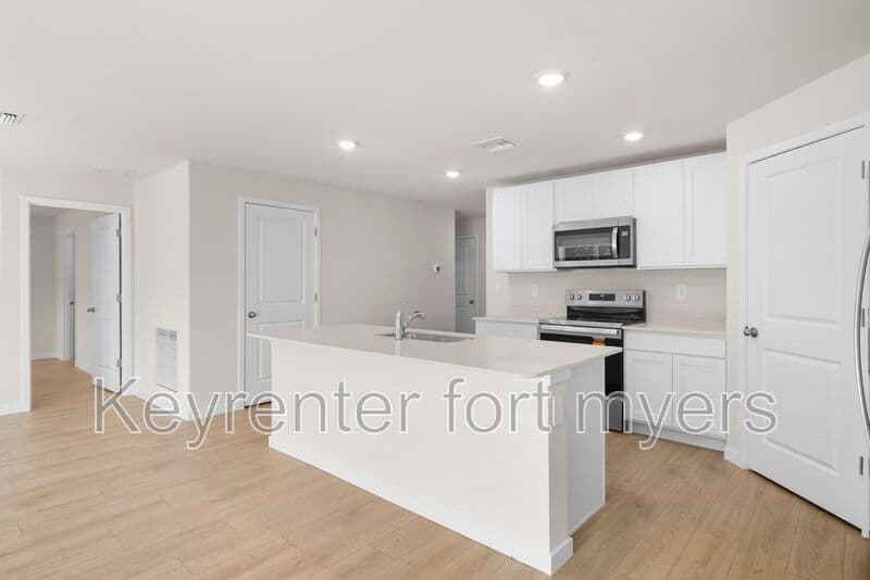 Cape Coral House: 3030 SW 15th Pl
