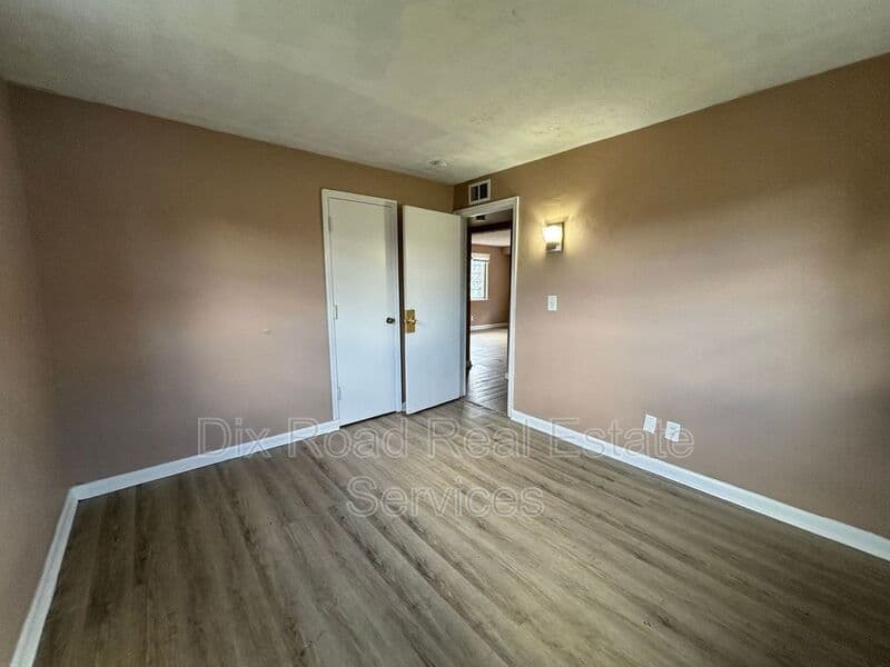 Dayton House: 165 Basswood Avenue