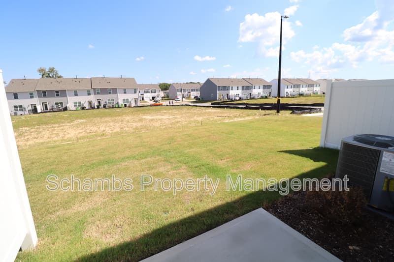Wake Forest House: 360 Freestall Dr