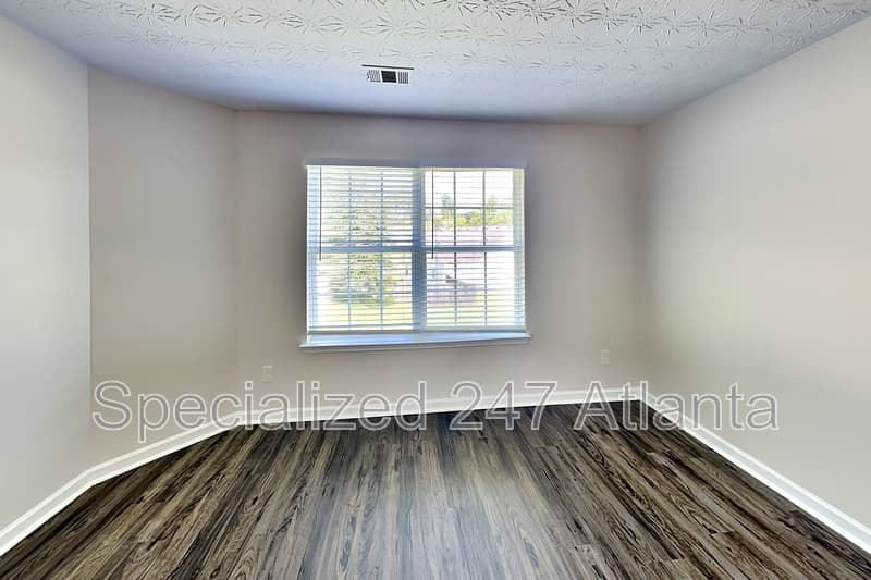 Newnan House: 34 Belmont Park Dr