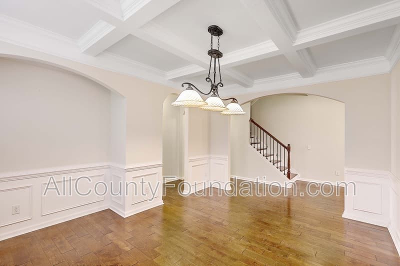 Summerville House: 431 Flat Rock Ln