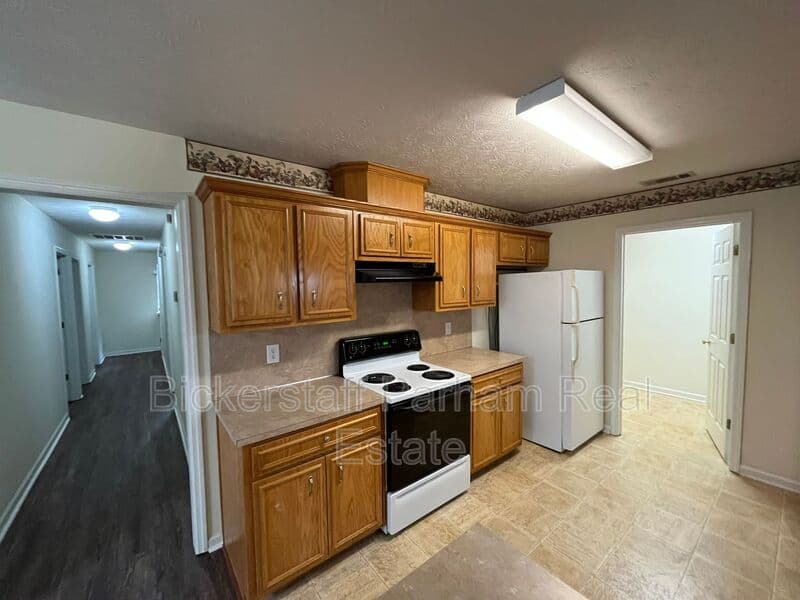Hamilton House: 130 Mobley Court