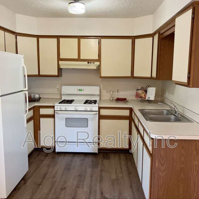Minneapolis Condo: 2954 Northeast Taylor Street - 2