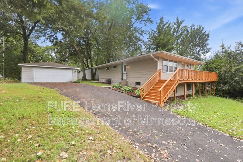 Fridley House: 580 Fairmont St NE