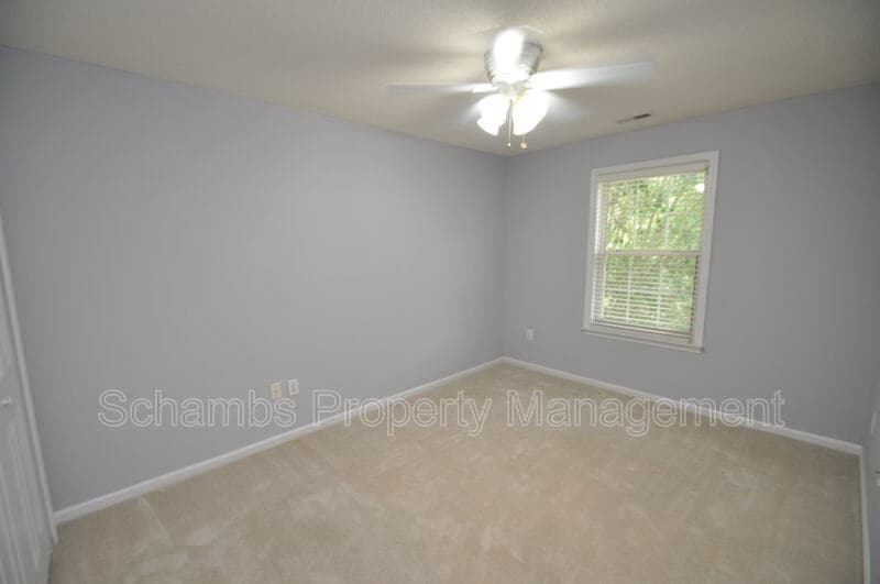 Apex House: 806 Brickstone Dr