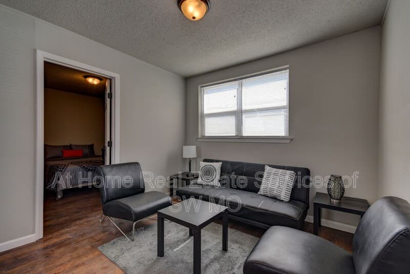 Springfield Condo: 920 S Campbell - R9