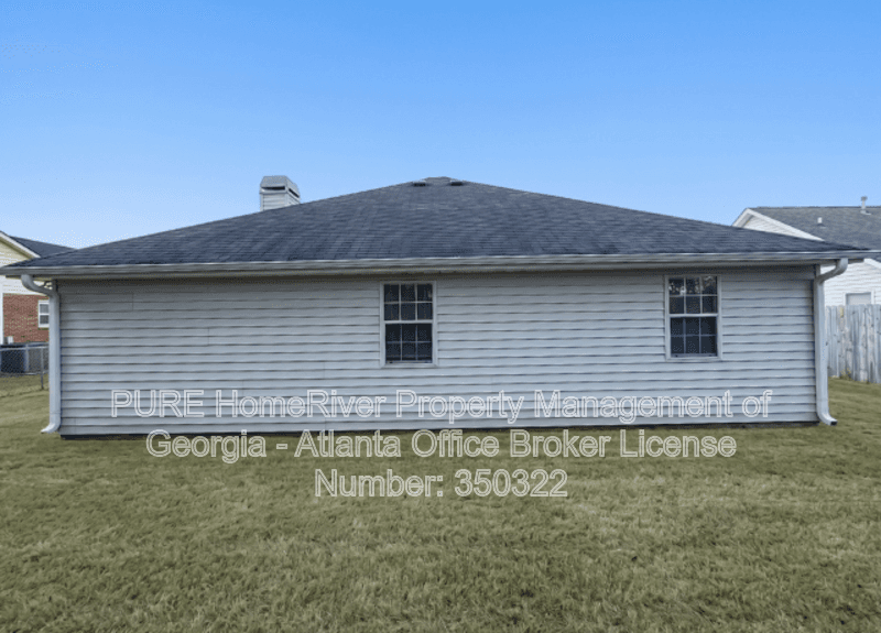 Fayetteville House: 140 Landing Dr