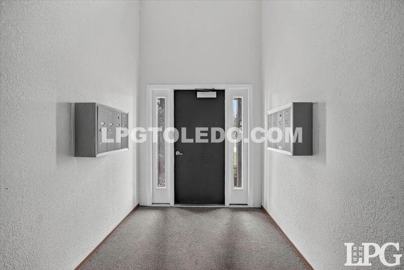 Toledo Condo: 1220 Bedford Woods Dr.-16