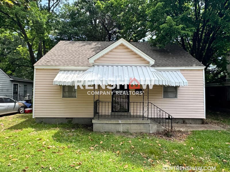 Memphis House: 1580 Hugenot St