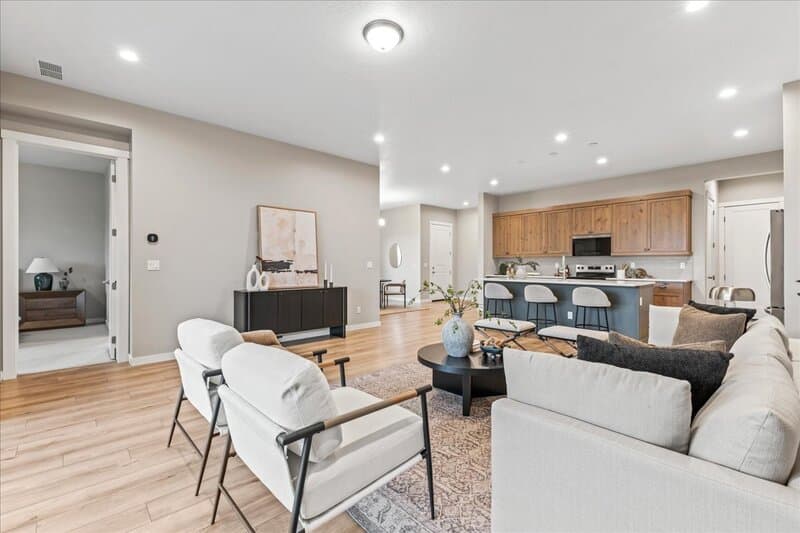 Star House: 2218 North Leatherwood Avenue